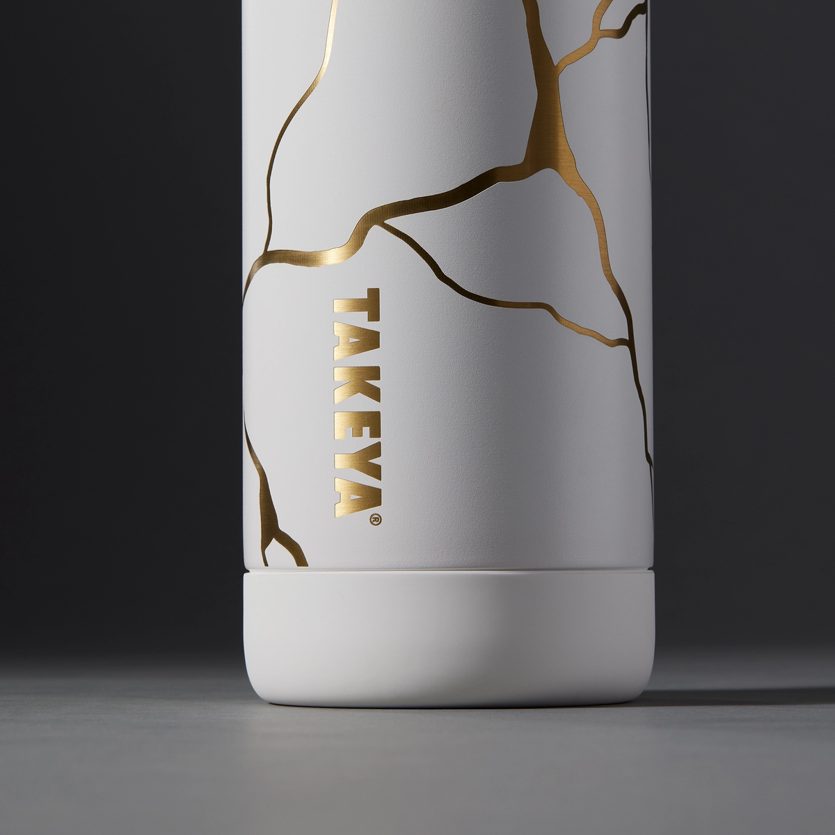 kintsugi-water-bottle-with-straw-lid-m7 51389-TK_HO25_Kintsugi_Takeya9236_Crop.png