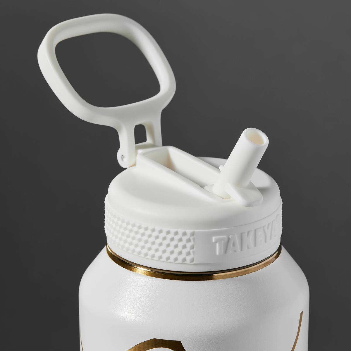 kintsugi-water-bottle-with-straw-lid-m7 51389-TK_HO25_Kintsugi_Takeya9271.png